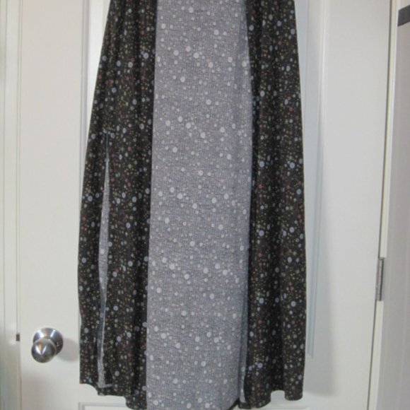 Lularoe Grey Floral Joy Vest - Picture 6 of 6